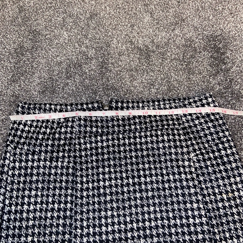 Michael Kors Black and White Houndstooth Pencil Skirt Size 8 Office Siren - Picture 3 of 5